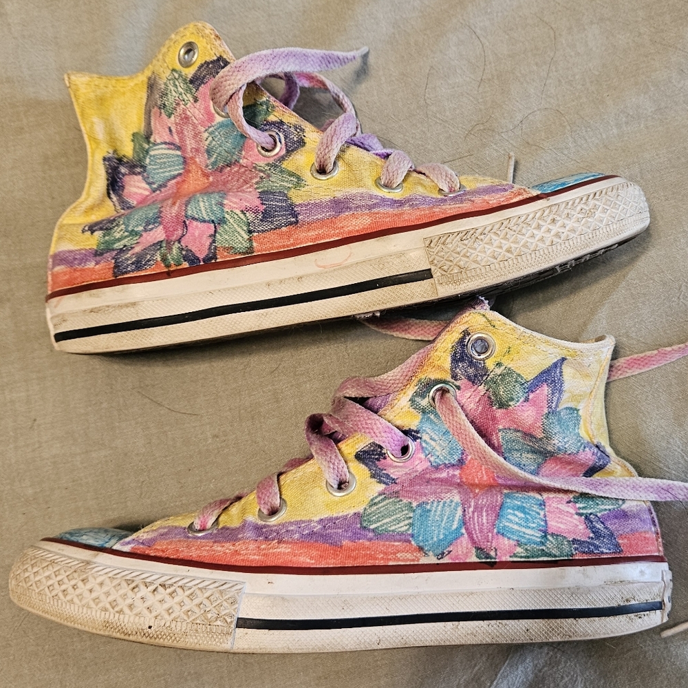 Converse Hitop Chucks - Kids Size 1